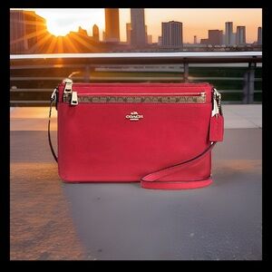 Coach F52881 Red Leather East West Pop Crossbody- Signature Pop Up Pouch EUC 🤩